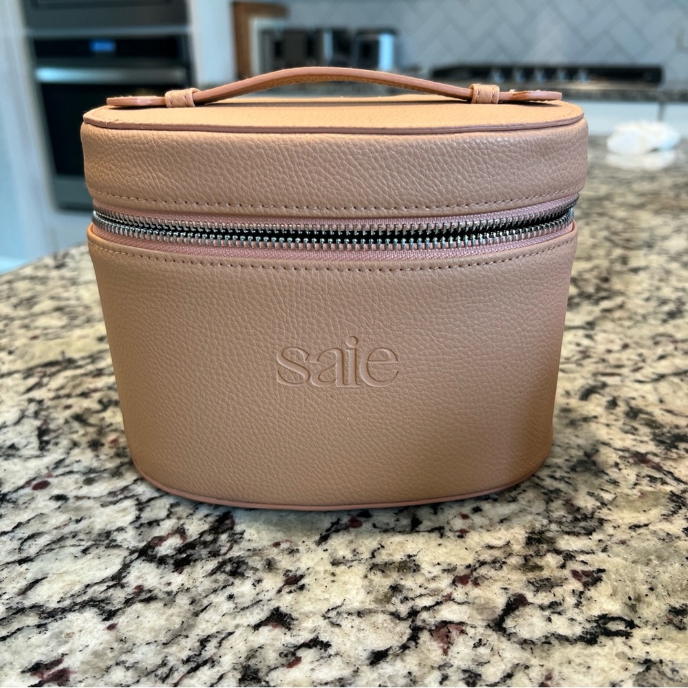 Saie Peach Cosmetic Case